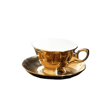 2Pcs de Cerâmica Galvanizados de Ouro Xícara de Café Prato Conjunto de Chá da Tarde Conjunto Criativa de Presente de Leite Copo de Decoração de Casa de Acessórios de Cozinha